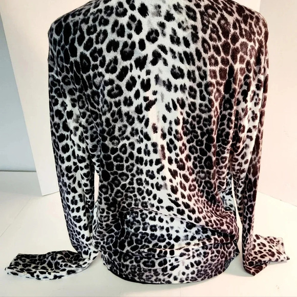 Ava Paige Women’s Size XL Animal Print Button Down Long Sleeve Cardigan … - Picture 5 of 9